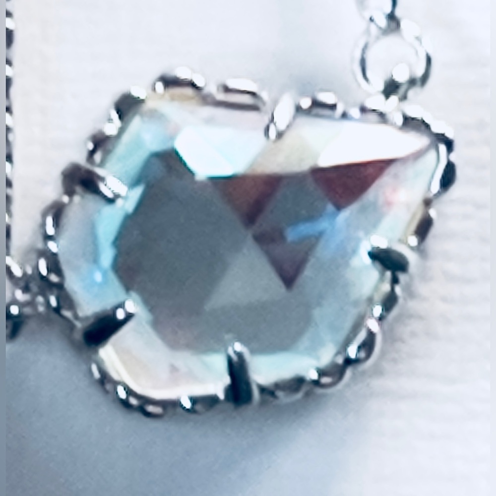 Kendra Scott Tess Pendant Necklace in Rhodium Dichroic Glass NWT - Picture 3 of 5